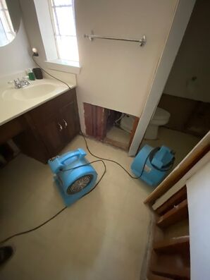 Bathroom Flood Caused By Toilet Overflow in Fort Worth , TX (6)