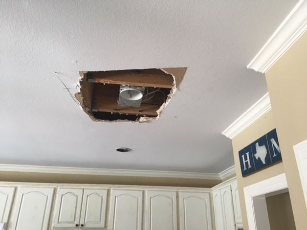 Water Damage in Mineral Wells, TX after Water Migrated to Kitchen Ceiling (5)